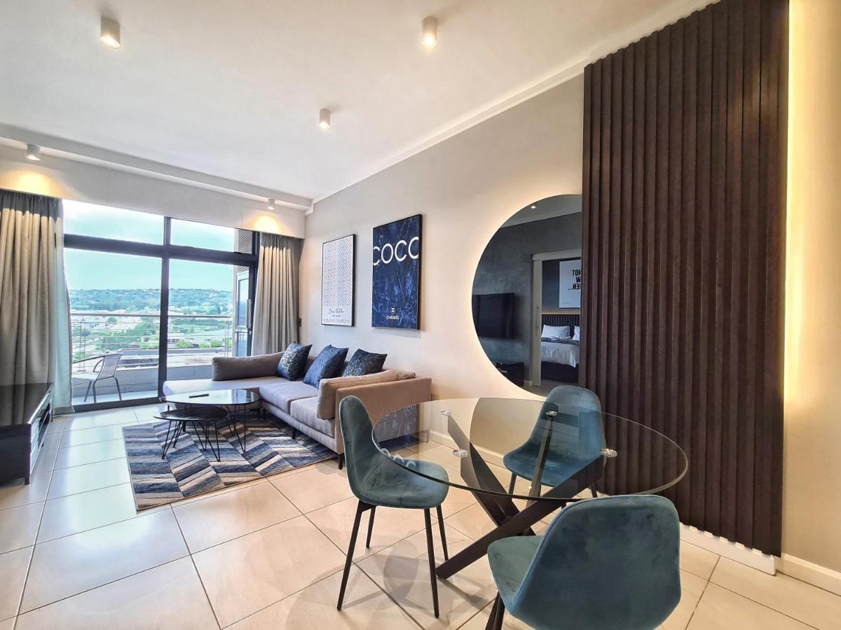 11 Floors In The Sky - Luxurious 1 Bedroom Pretoria-Noord Kültér fotó